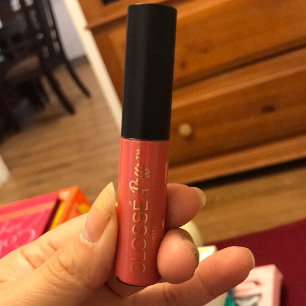 Lip gloss - Picture 3 of 4